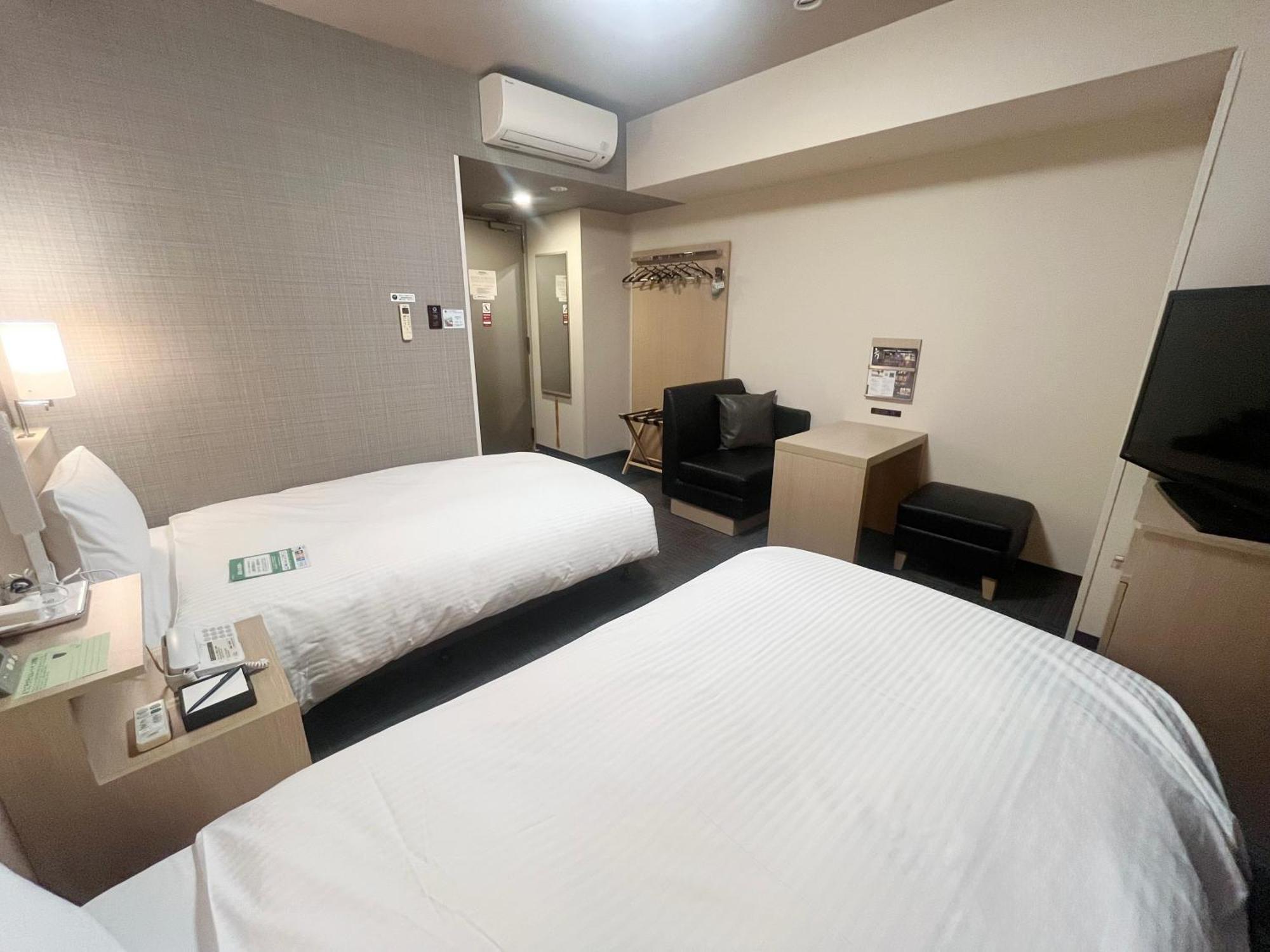 ​Hotel Route-Inn Ube​ Exteriör bild